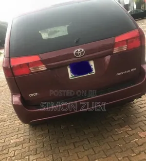 Toyota Sienna XLE 2005 Red