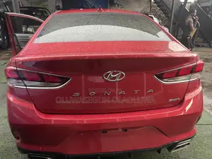 Hyundai Sonata Sport 2.0T Sedan FWD (2.0L 4cyl 6A) 2017 Red
