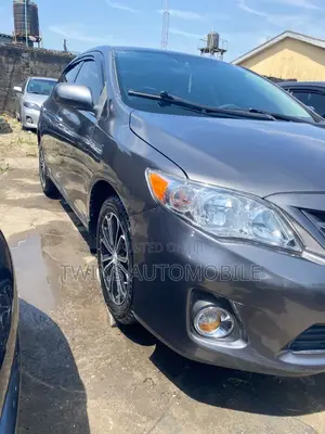 Toyota Corolla LE 4dr Sedan (1.8L 4cyl 4A) 2010 Gray