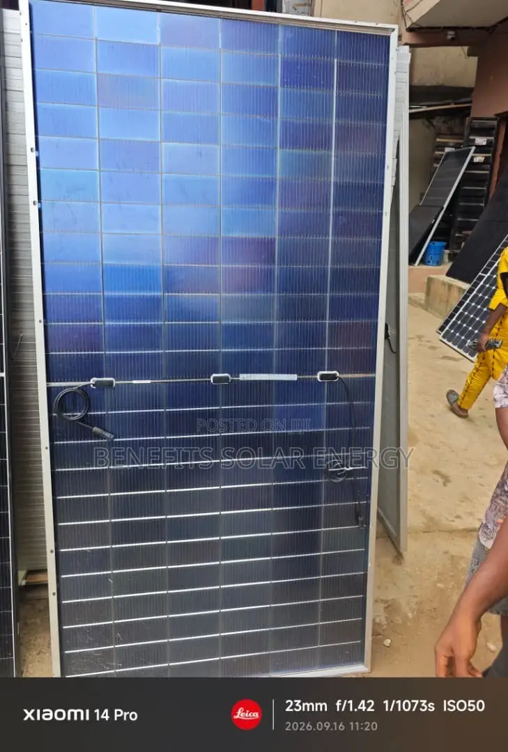 600w Brand New Jinko Panel