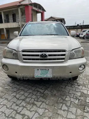Toyota Highlander 2004 Gold