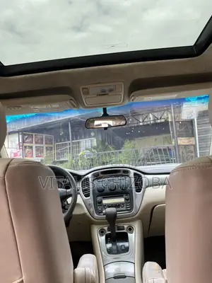 Toyota Highlander 2004 Gold