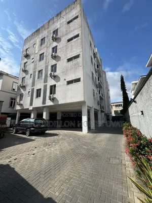 3bdrm Apartment in Ikoyi Lekki Lagos for rent
