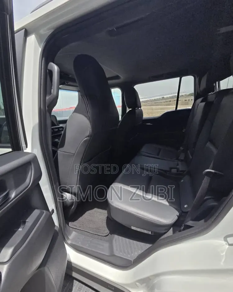 Toyota Land Cruiser Prado 2025 White