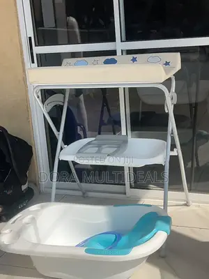 -In-1 Baby Bath Tub & Changing Station Foreign Neatly Used