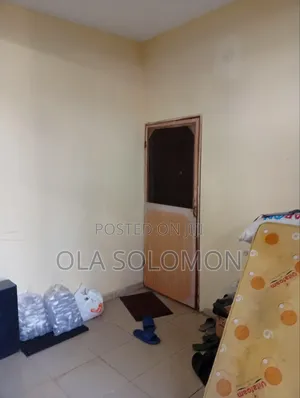 2bdrm Apartment in Lekki Phase 1 for rent