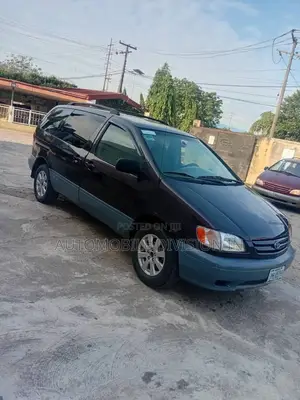 Toyota Sienna XLE 2001 Burgundy