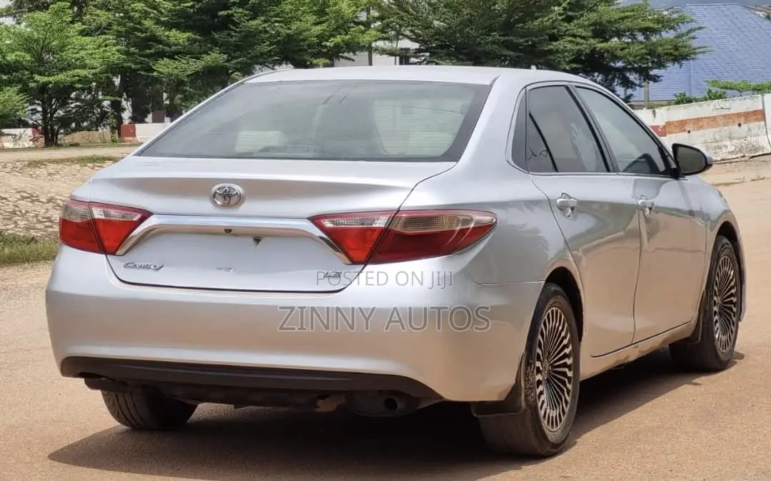 Toyota Camry 2015 Silver