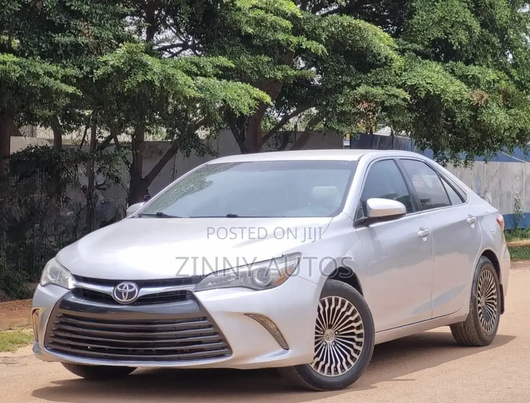 Toyota Camry 2015 Silver