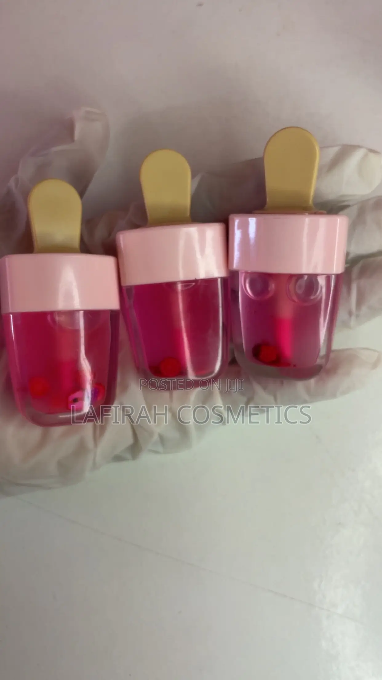 Magic Color Changing Lipgloss