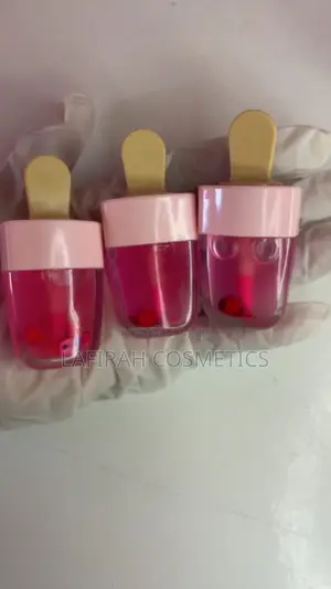 Magic Color Changing Lipgloss