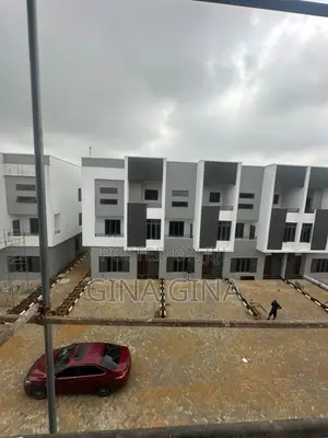 4bdrm Townhouse / Terrace in Creek Lane Estate, Osapa london for rent