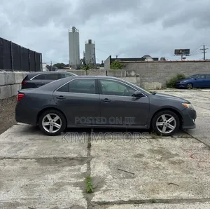 Toyota Camry SE 4dr Sedan (2.5L 4cyl 6A) 2013 Gray