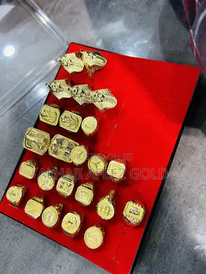Pure Gold Hand Rings 750 Italy Gold