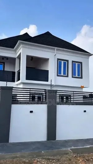 4bdrm Duplex in Dss Ile Tuntun, Jericho for sale