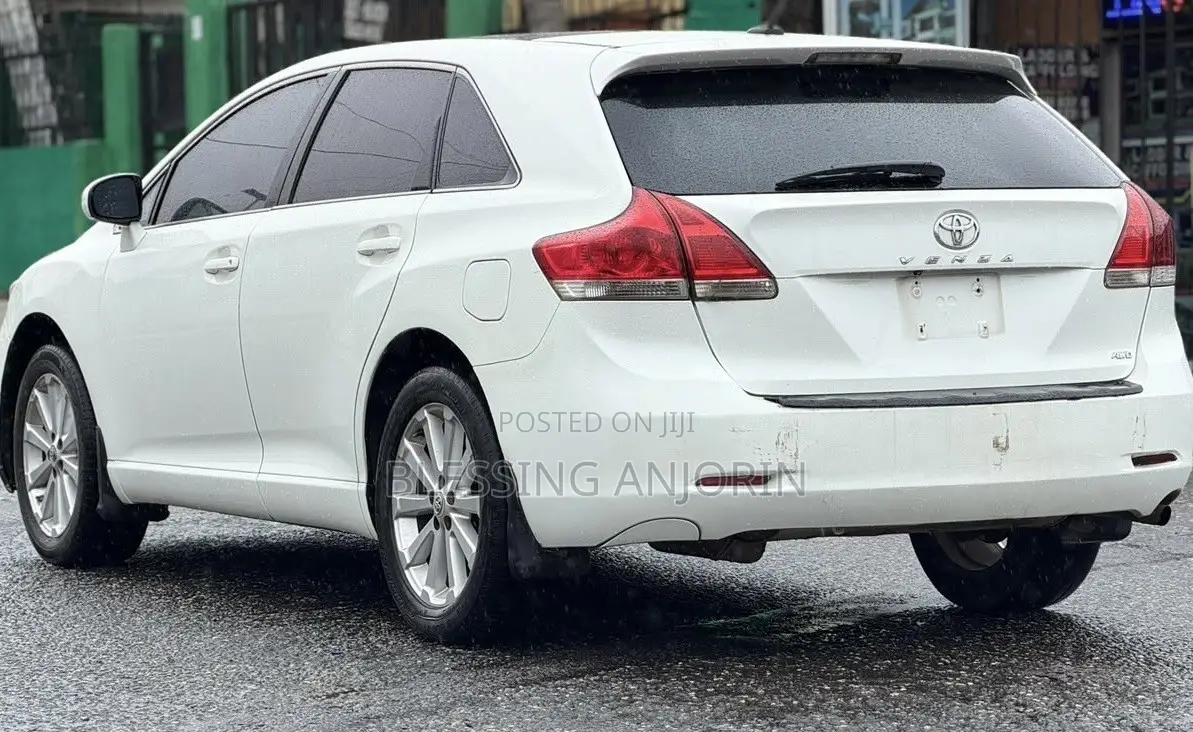 Toyota Venza 2010 White