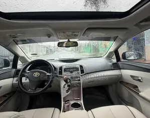 Toyota Venza 2010 White