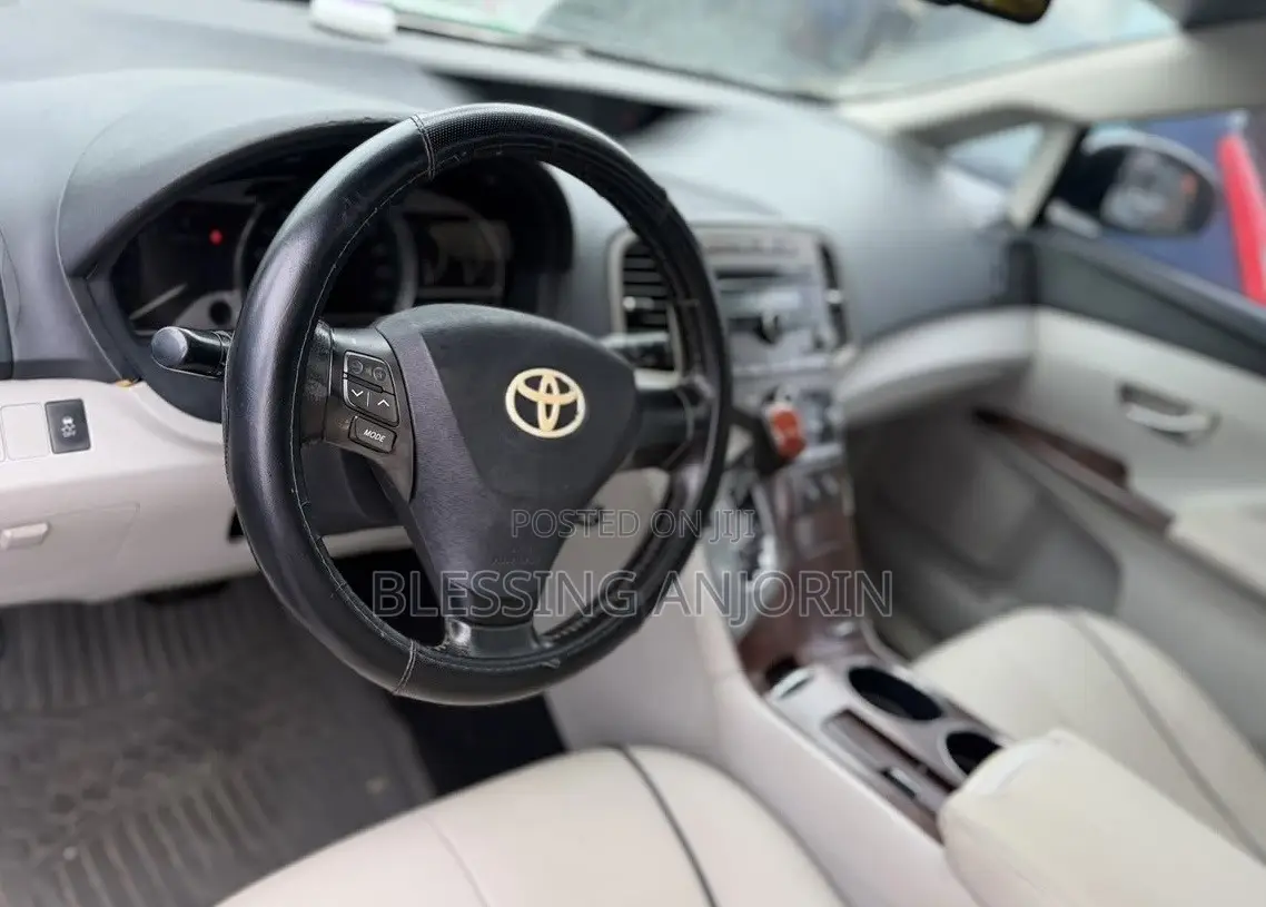Toyota Venza 2010 White