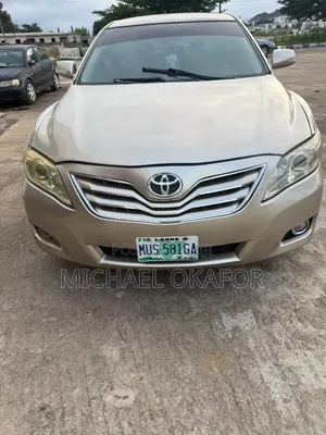 Toyota Camry 2009 Gold