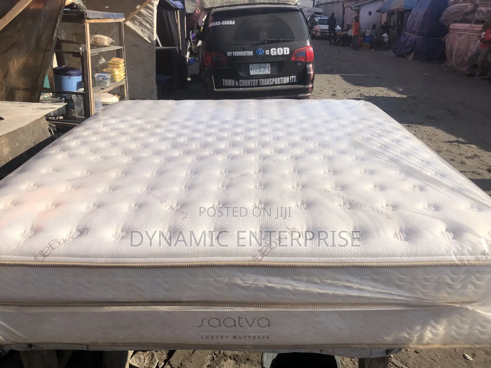 Saatva Hybrid Luxurious Mattress