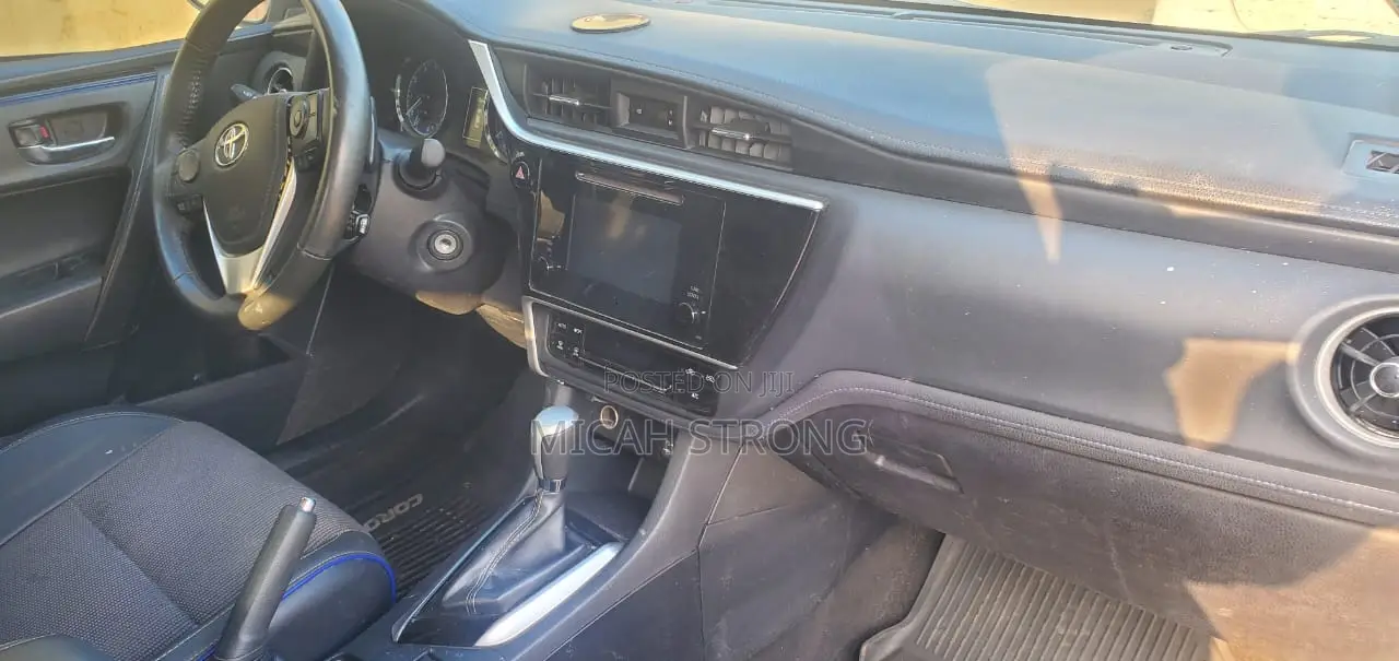 Toyota Corolla 2020 Silver