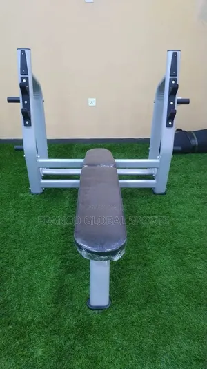 Commercial Weightlifting Bench