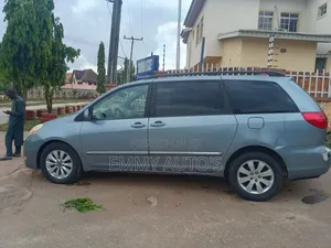 Toyota Sienna 2005