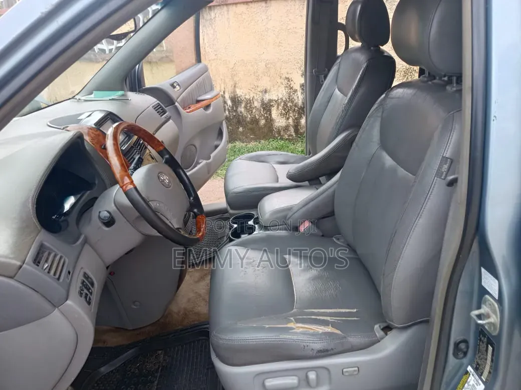 Toyota Sienna 2005