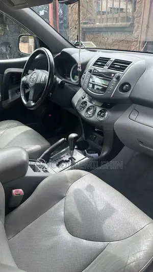 Toyota RAV4 3.5 2011 Blue