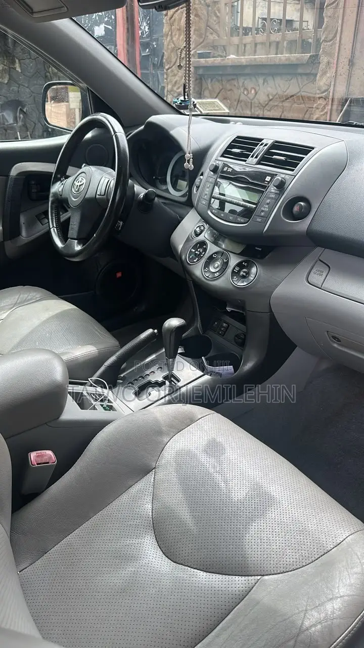 Toyota RAV4 3.5 2011 Blue