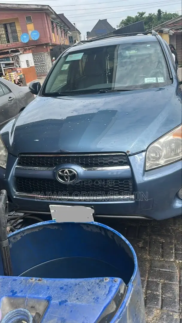 Toyota RAV4 3.5 2011 Blue