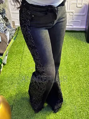 Women’s Wide-Leg Denim Jeans With Rhinestone Embellishments