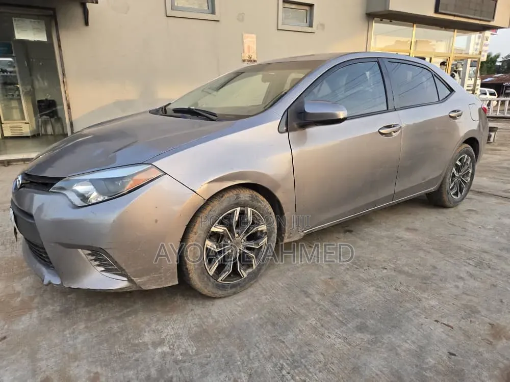 Toyota Corolla 2016 Gray