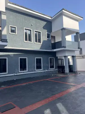3bdrm Duplex in Kolapo Ishola Gra, Akobo for rent