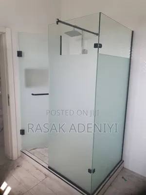Shower Hinge Cubicle