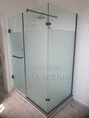 Shower Hinge Cubicle