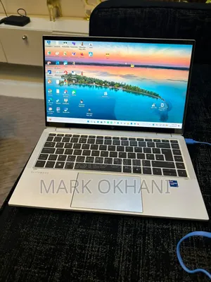 Laptop HP 14-dq1088wm 128GB Intel Core i7 SSHD (Hybrid) 128GB