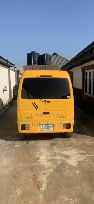 Suzuki Every 2010 Yellow