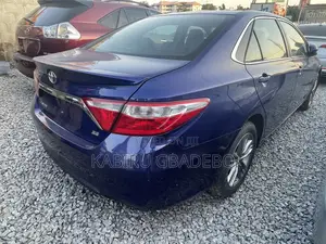 Toyota Camry SE 4dr Sedan (2.5L 4cyl 6A) 2016