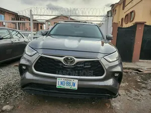 Toyota Highlander 2021 Gray