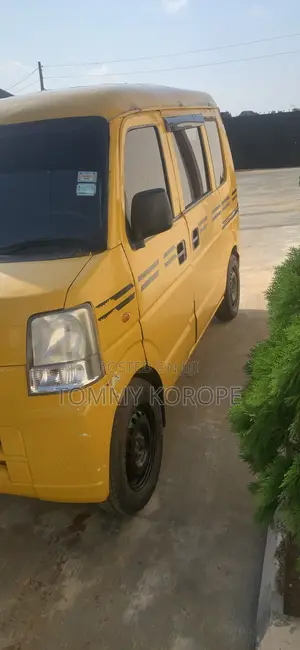 Suzuki Every 2010 Yellow