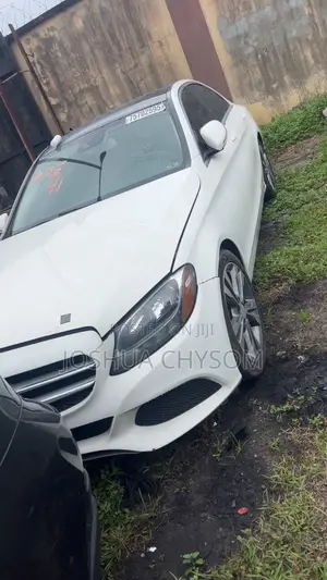 Mercedes-Benz C300 2017 White