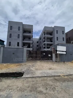 3bdrm Block of Flats in Lekki Phase 1 for sale