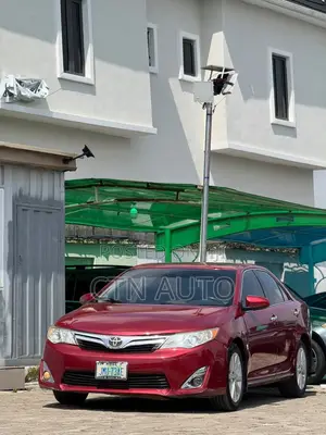 Toyota Camry XLE 4dr Sedan (2.5L 4cyl 6A) 2014 Red