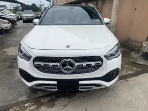 Mercedes-Benz GLA 250 2023 White