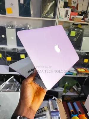 New Laptop Apple MacBook Pro 2015 8GB Intel Core i7 SSD 256GB