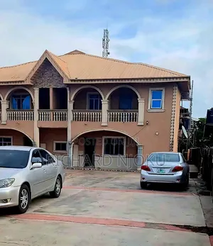 3bdrm Block of Flats in Satellite Town for sale