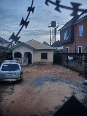 2bdrm Bungalow in Oshimili South for sale