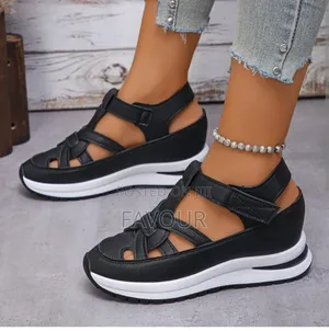 Pearls Sneakers
