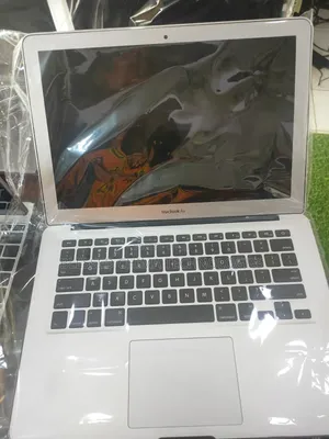 New Laptop Apple MacBook Pro 2015 8GB Intel Core i7 SSD 256GB